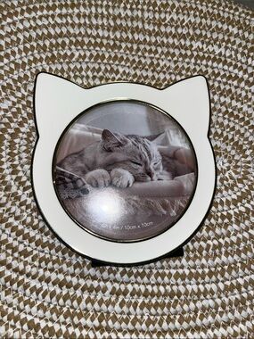 White Cat-Shaped Pet Photo Frame with Gold Trim